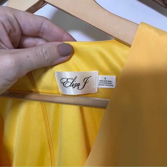 NWT Eliza J Surplice Neck Yellow Puff Sleeve Mini Dress Size 8 - Picture 8 of 9